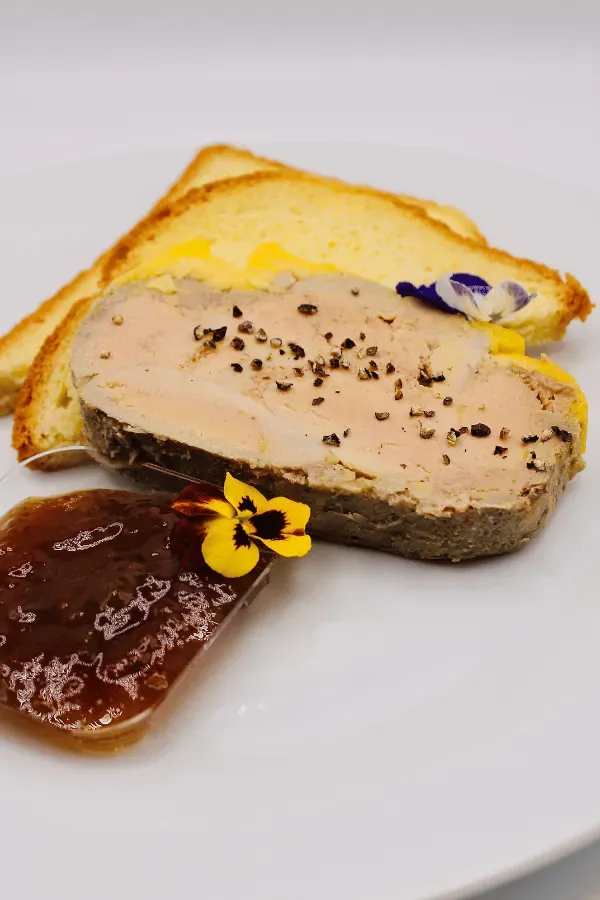 Foie gras du chef - spécialité de L'Ardoise Restaurant Arpajon